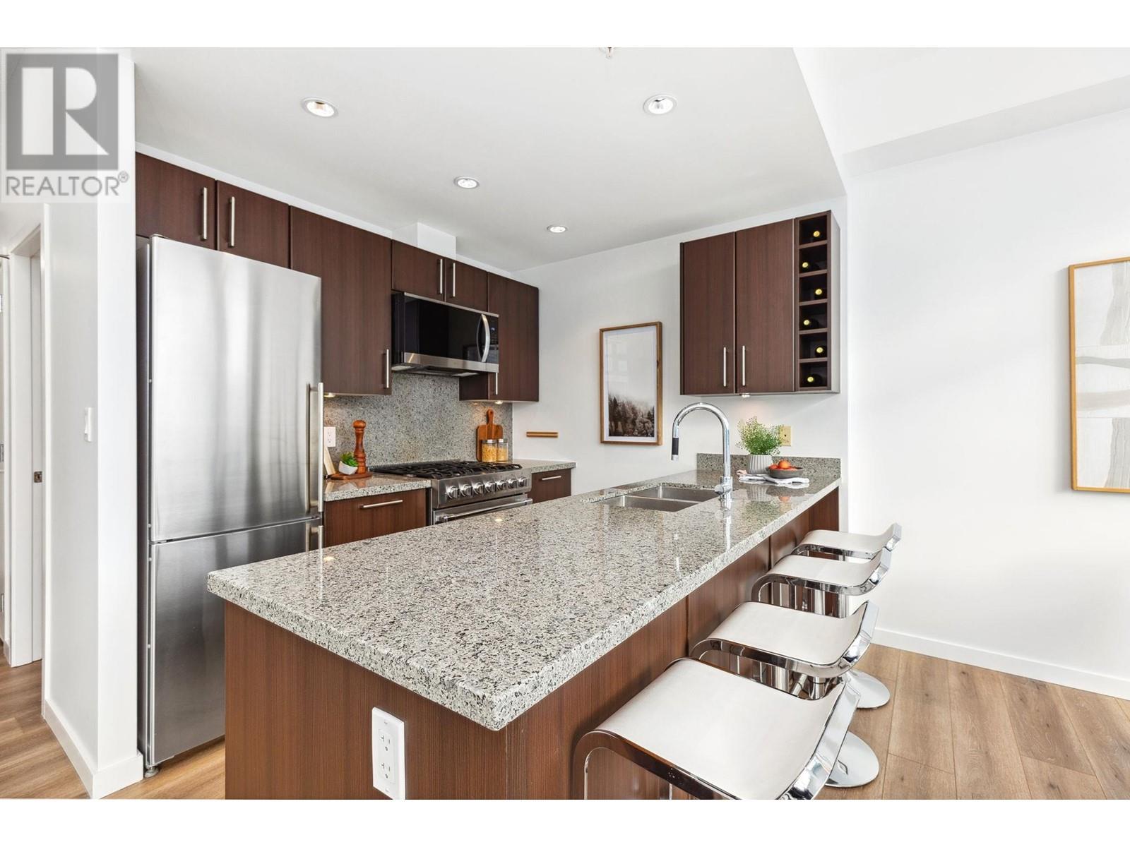 Listing Picture 14 of 39 : 1604 108 W 1ST AVENUE, Vancouver / 溫哥華 - 魯藝地產 Yvonne Lu Group - MLS Medallion Club Member