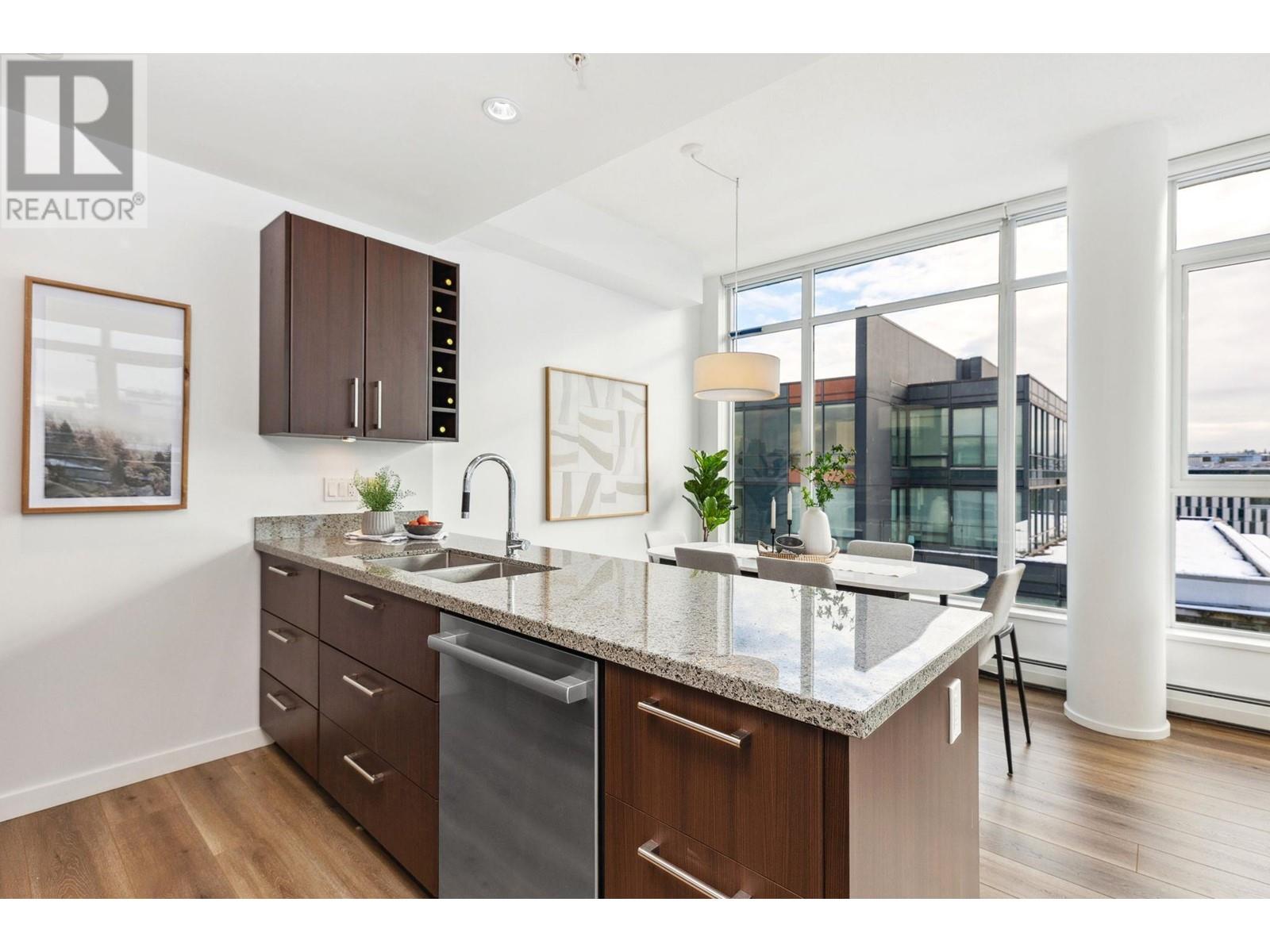 Listing Picture 17 of 39 : 1604 108 W 1ST AVENUE, Vancouver / 溫哥華 - 魯藝地產 Yvonne Lu Group - MLS Medallion Club Member