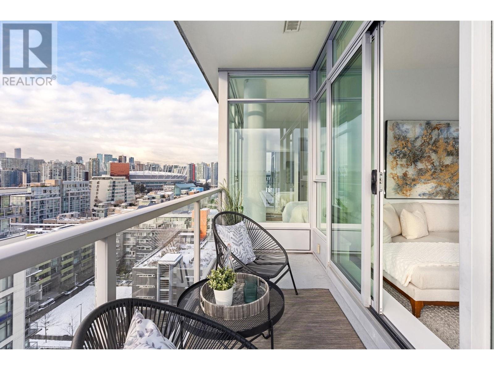 Listing Picture 31 of 39 : 1604 108 W 1ST AVENUE, Vancouver / 溫哥華 - 魯藝地產 Yvonne Lu Group - MLS Medallion Club Member