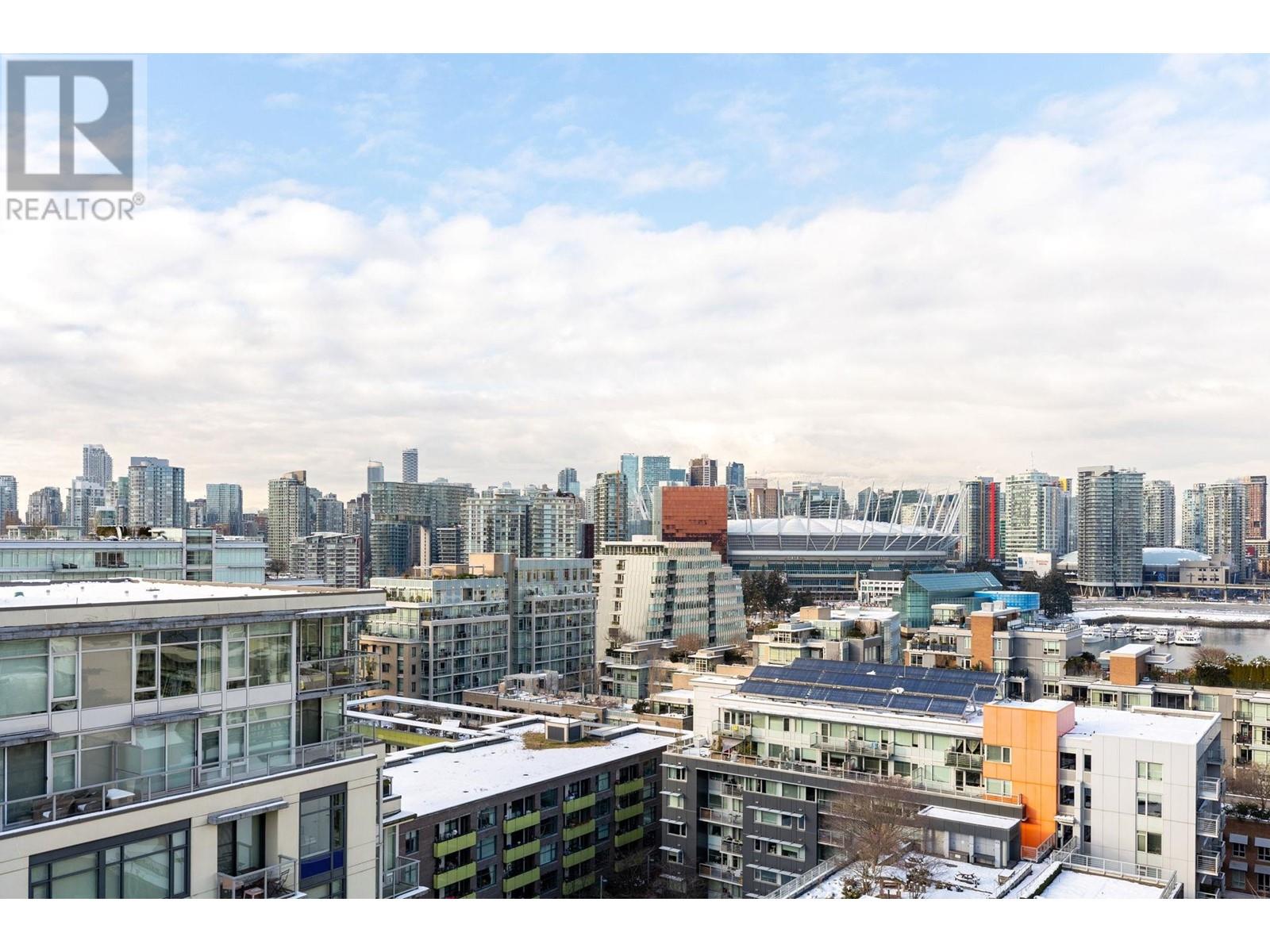 Listing Picture 3 of 39 : 1604 108 W 1ST AVENUE, Vancouver / 溫哥華 - 魯藝地產 Yvonne Lu Group - MLS Medallion Club Member