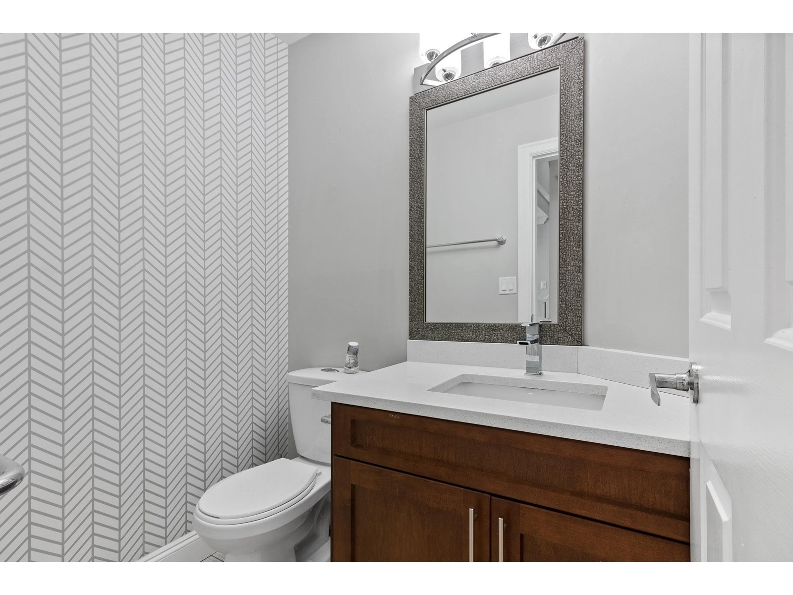 32120 Balfour Drive, Abbotsford, British Columbia  V2T 5C2 - Photo 22 - R2966437