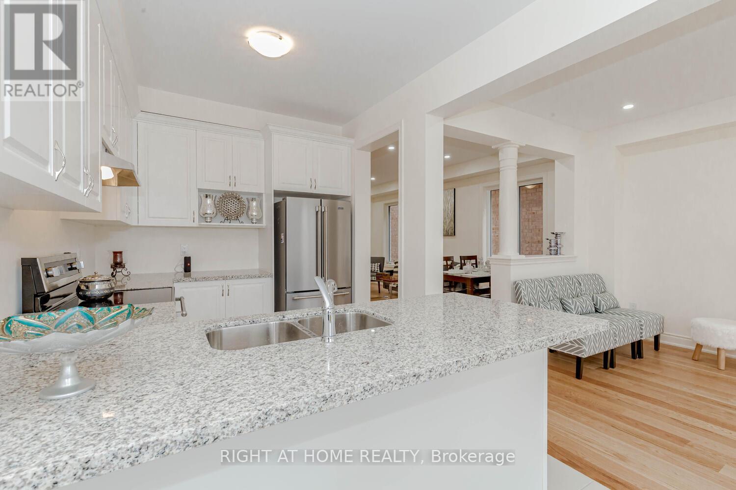 12 Donald Stewart Road, Brampton (Northwest Brampton), Ontario  L7A 5J8 - Photo 11 - W11972286