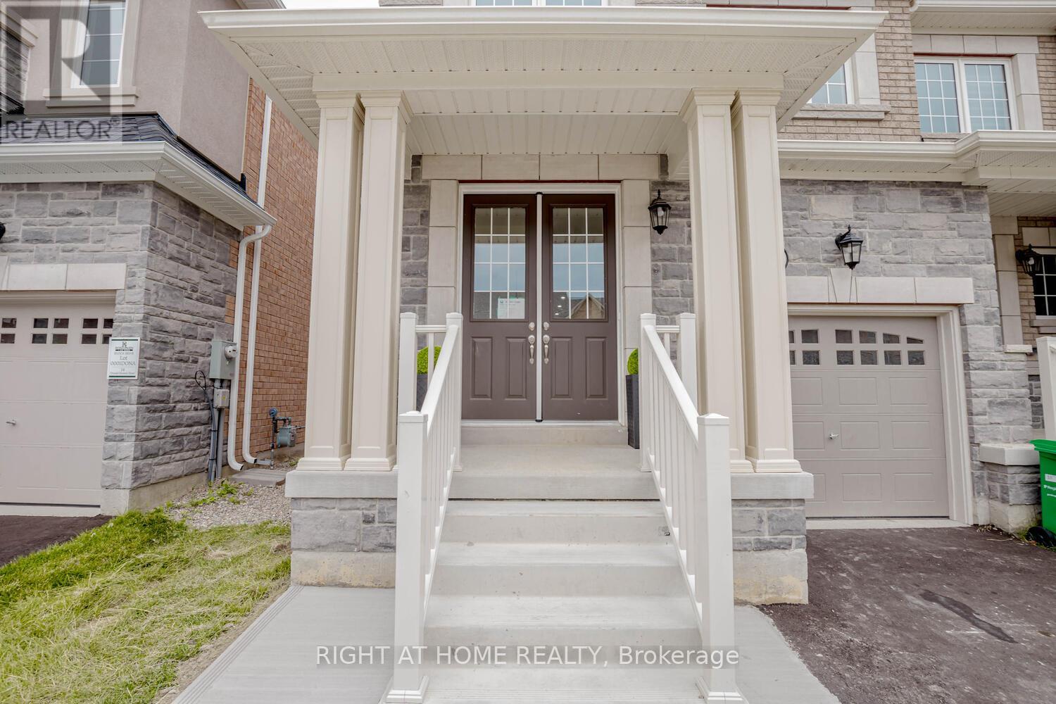 12 Donald Stewart Road, Brampton (Northwest Brampton), Ontario  L7A 5J8 - Photo 3 - W11972286