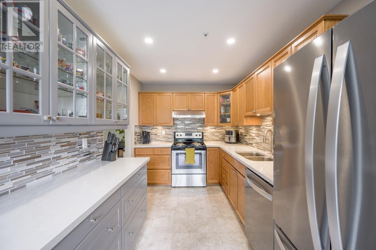 309 48 Richmond Street, New Westminster, British Columbia  V3L 5P4 - Photo 2 - R2924856