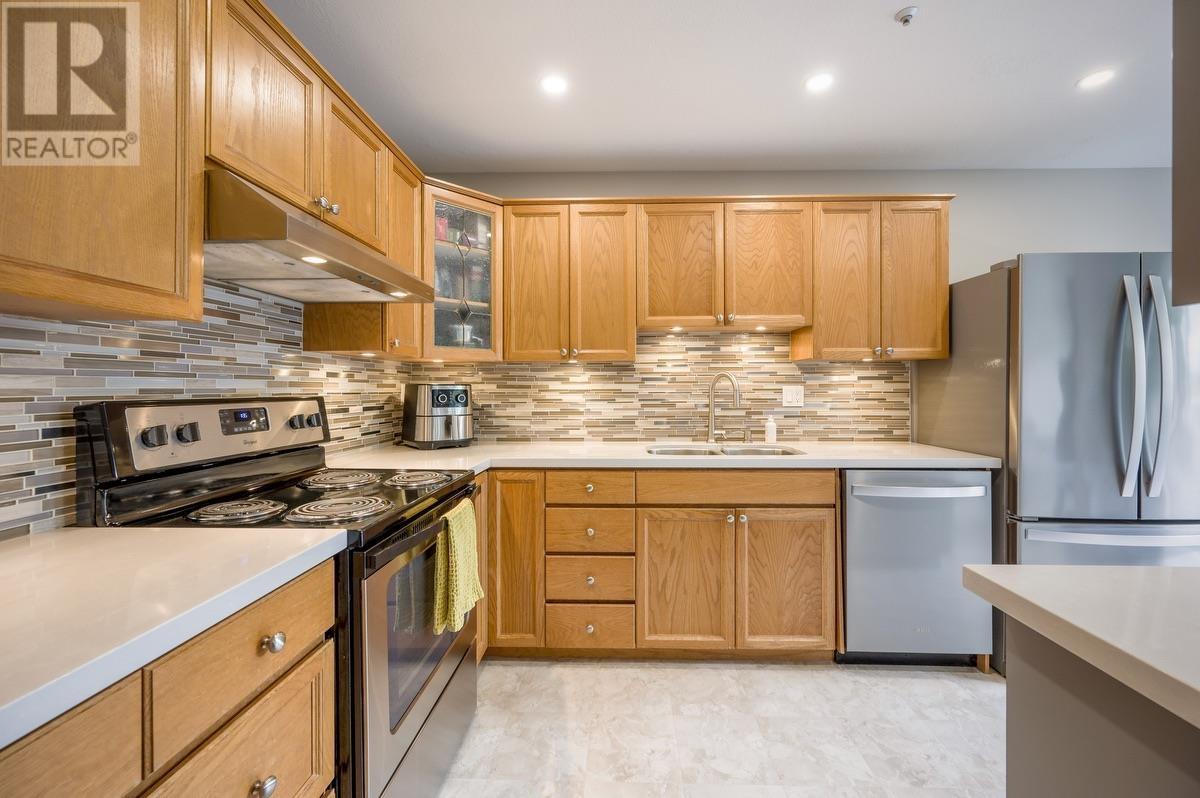 309 48 Richmond Street, New Westminster, British Columbia  V3L 5P4 - Photo 1 - R2924856