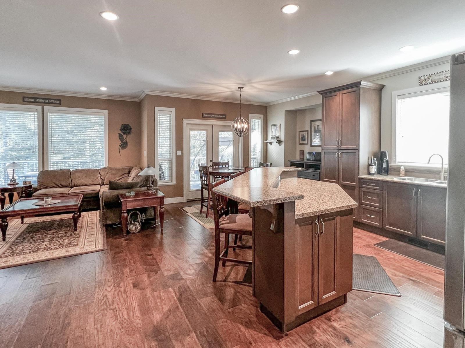 Property at 65732 VALLEY VIEW PLACE image 4