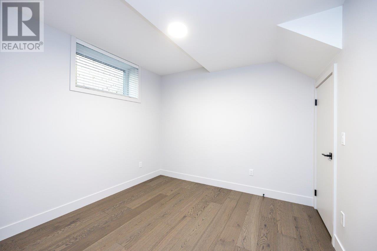342 E 17th Street, North Vancouver, British Columbia  V7L 2V9 - Photo 39 - R2966725