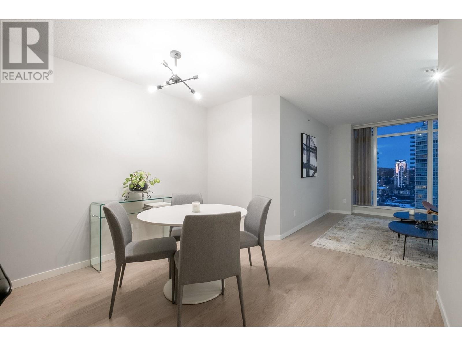 Listing Picture 6 of 22 : 1906 2133 DOUGLAS ROAD, Burnaby / 本拿比 - 魯藝地產 Yvonne Lu Group - MLS Medallion Club Member