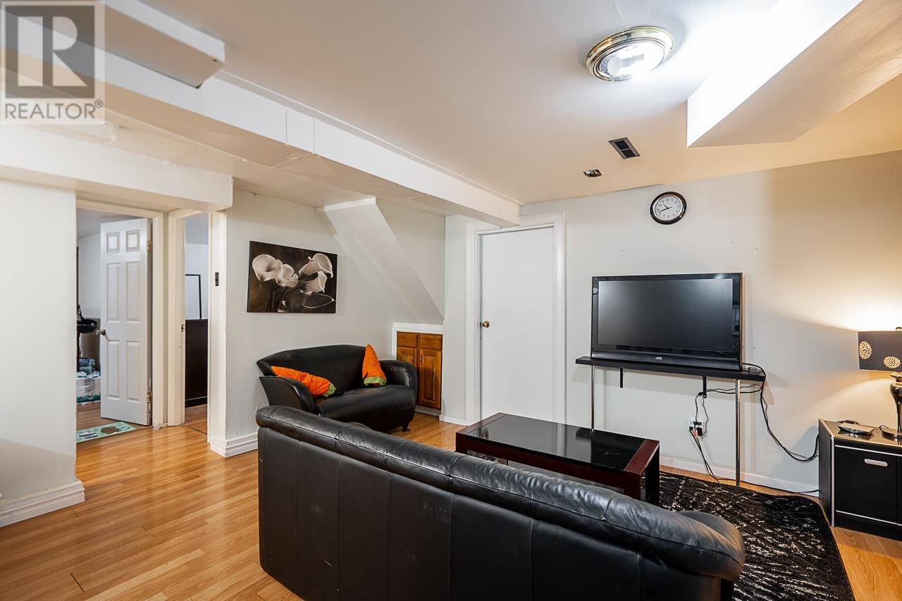 Listing Picture 13 of 30 : 3556 KNIGHT STREET, Vancouver / 溫哥華 - 魯藝地產 Yvonne Lu Group - MLS Medallion Club Member