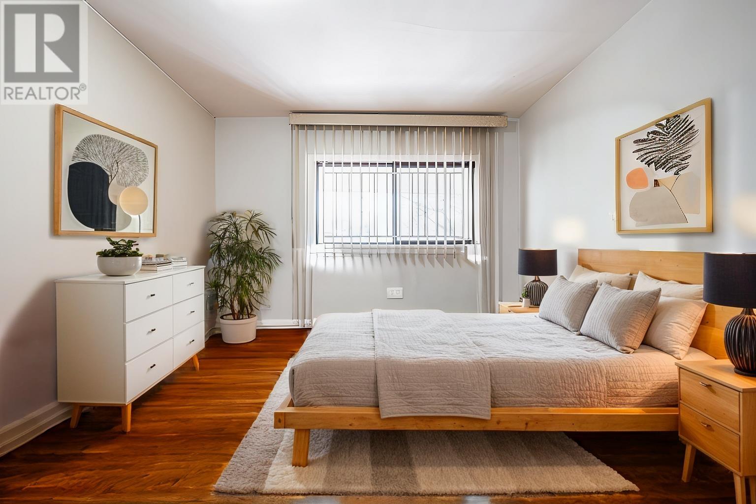 Listing Picture 3 of 30 : 3556 KNIGHT STREET, Vancouver / 溫哥華 - 魯藝地產 Yvonne Lu Group - MLS Medallion Club Member