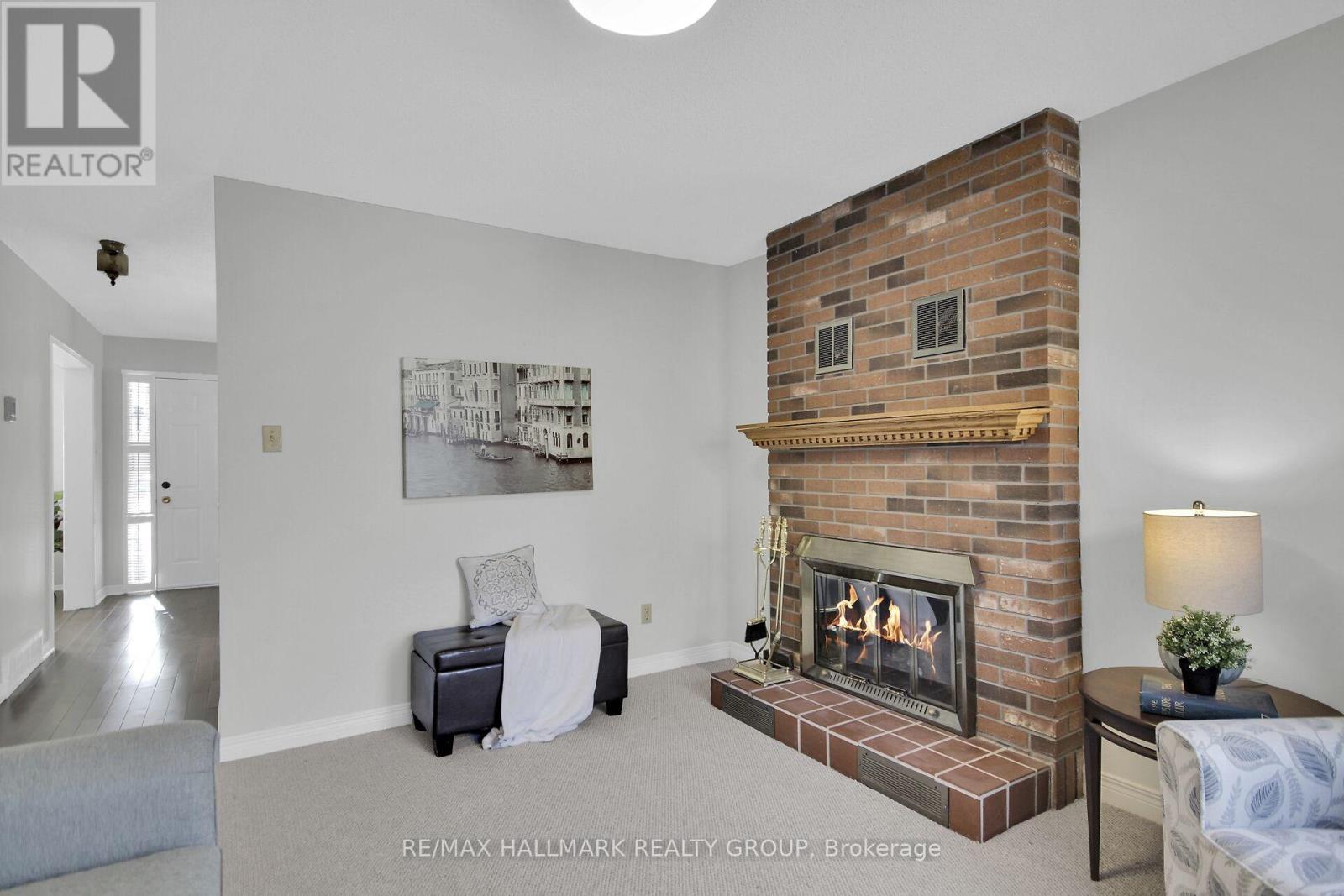 4 SEWELL WAY Ottawa