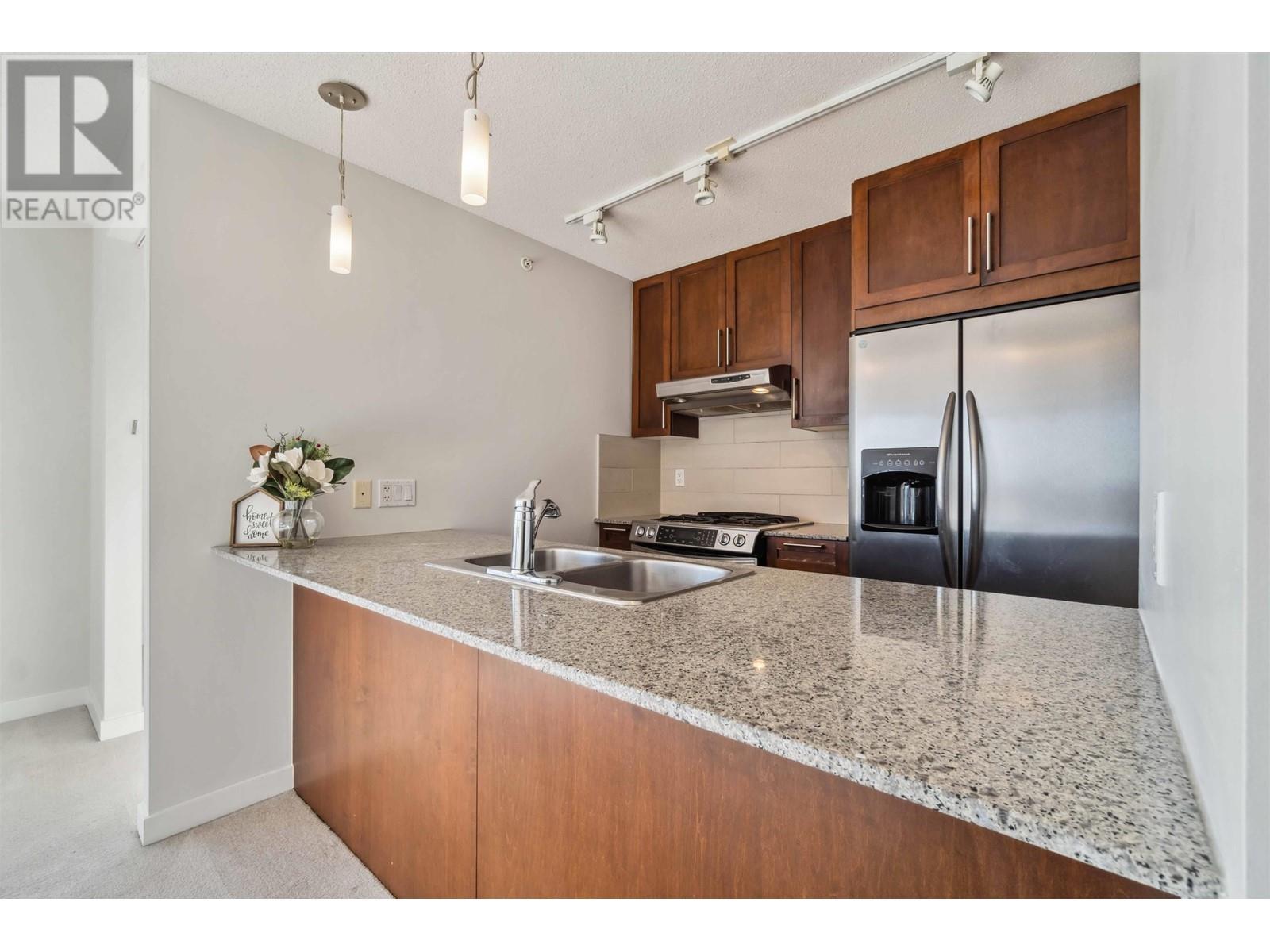 Listing Picture 13 of 31 : 1807 7088 SALISBURY AVENUE, Burnaby / 本拿比 - 魯藝地產 Yvonne Lu Group - MLS Medallion Club Member