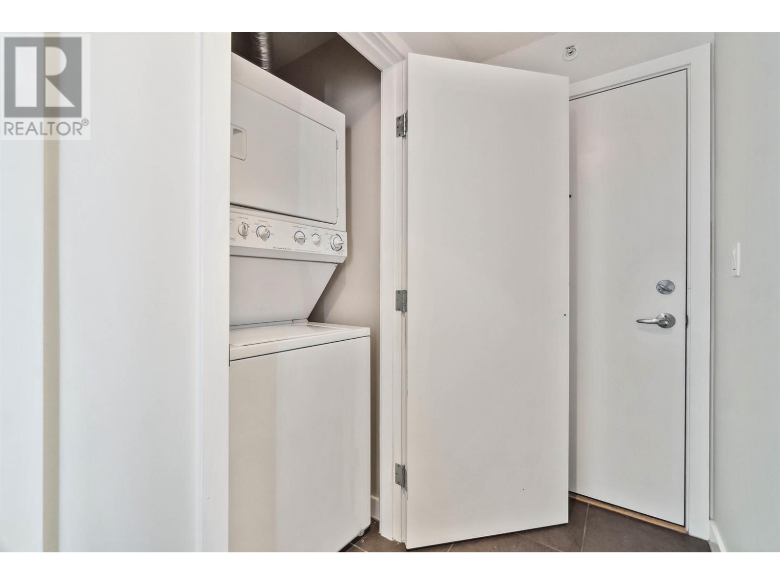 Listing Picture 24 of 31 : 1807 7088 SALISBURY AVENUE, Burnaby / 本拿比 - 魯藝地產 Yvonne Lu Group - MLS Medallion Club Member