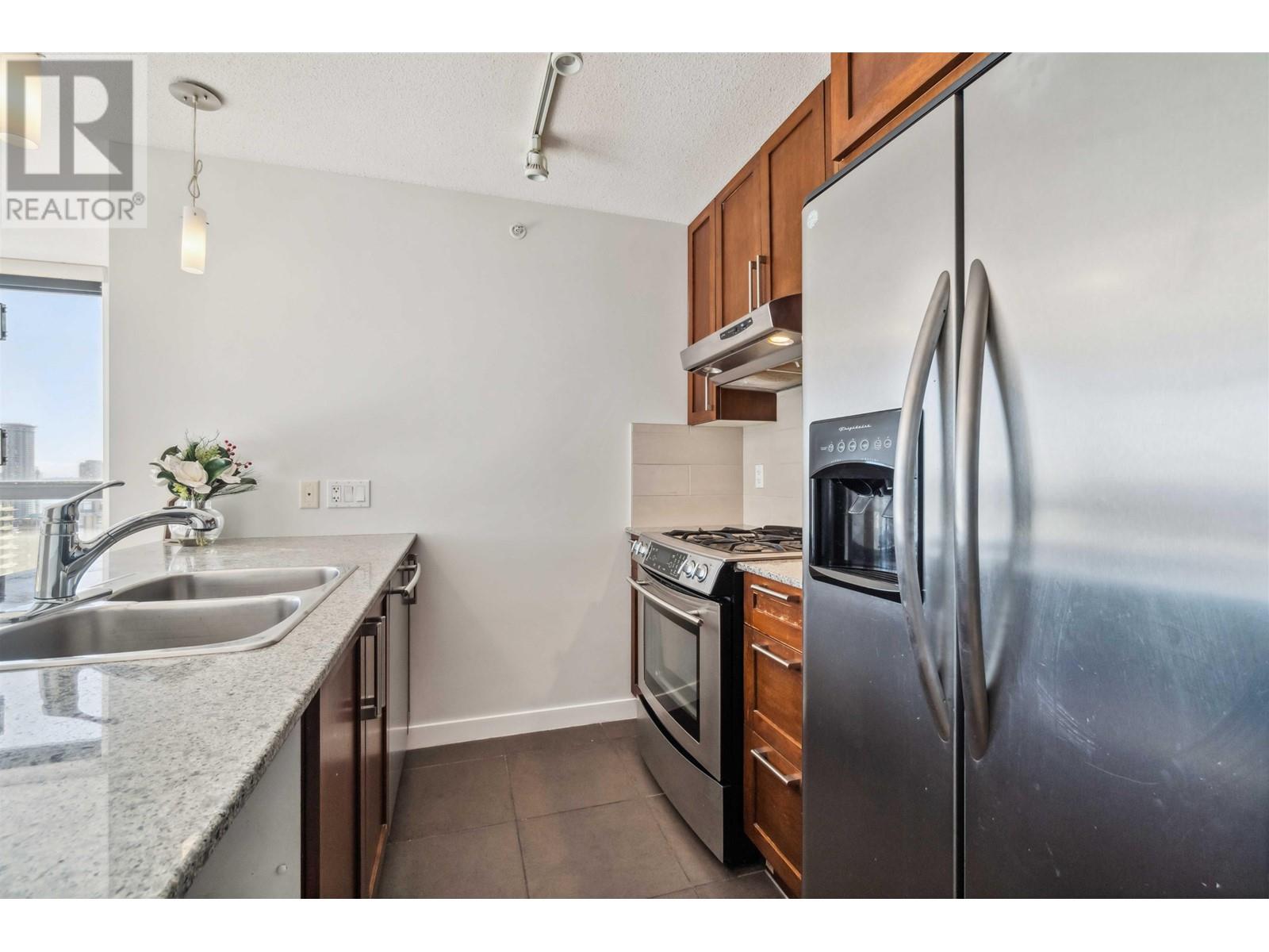 Listing Picture 14 of 31 : 1807 7088 SALISBURY AVENUE, Burnaby / 本拿比 - 魯藝地產 Yvonne Lu Group - MLS Medallion Club Member