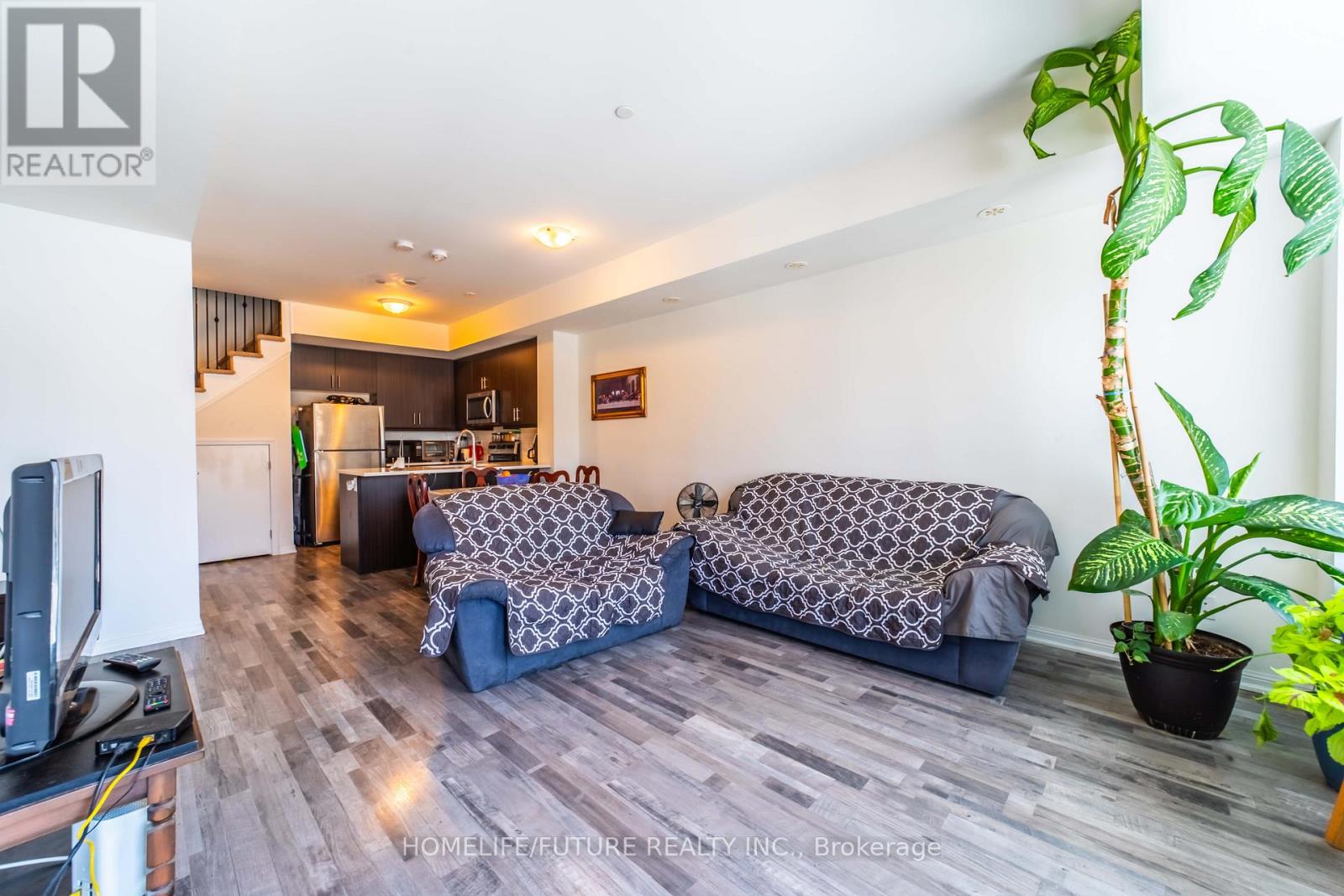 Property at 413 - 1460 WHITES ROAD image 3