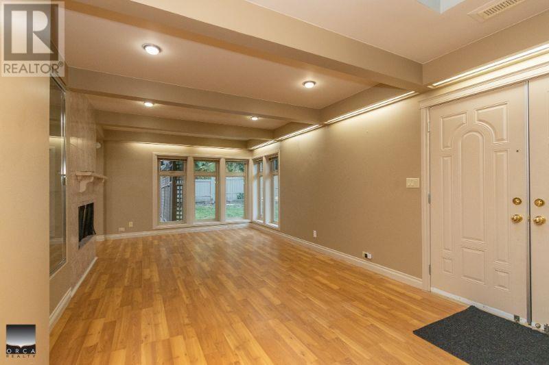 1305 Ridgewood Drive, North Vancouver, British Columbia  V7R 1J4 - Photo 2 - R2966797
