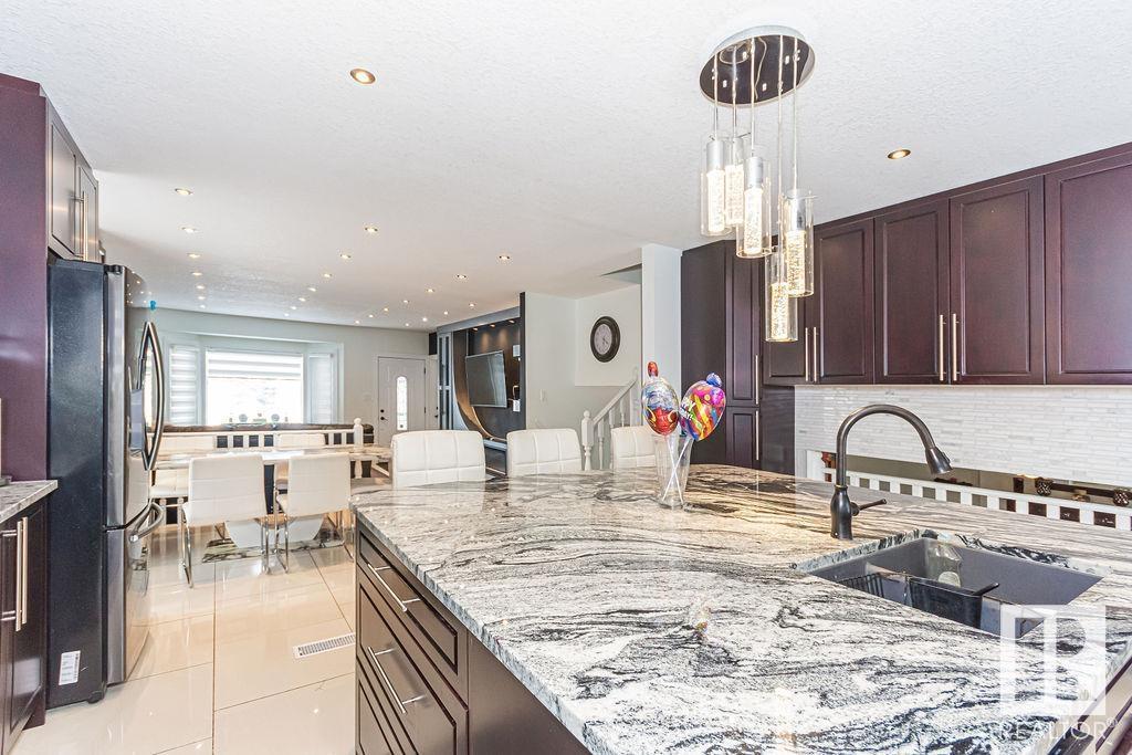 12907 155 Av Nw, Edmonton, Alberta  T6V 1B6 - Photo 11 - E4420655
