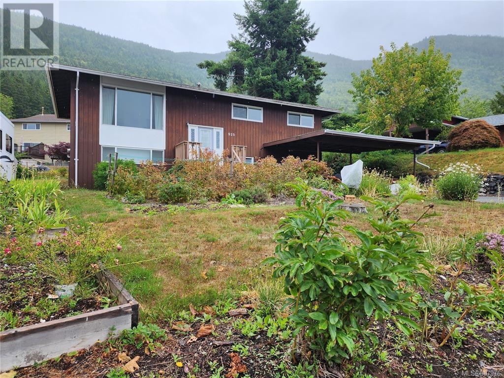 925 Haida Ave, Port Alice, British Columbia  V0N 2N0 - Photo 2 - 987976