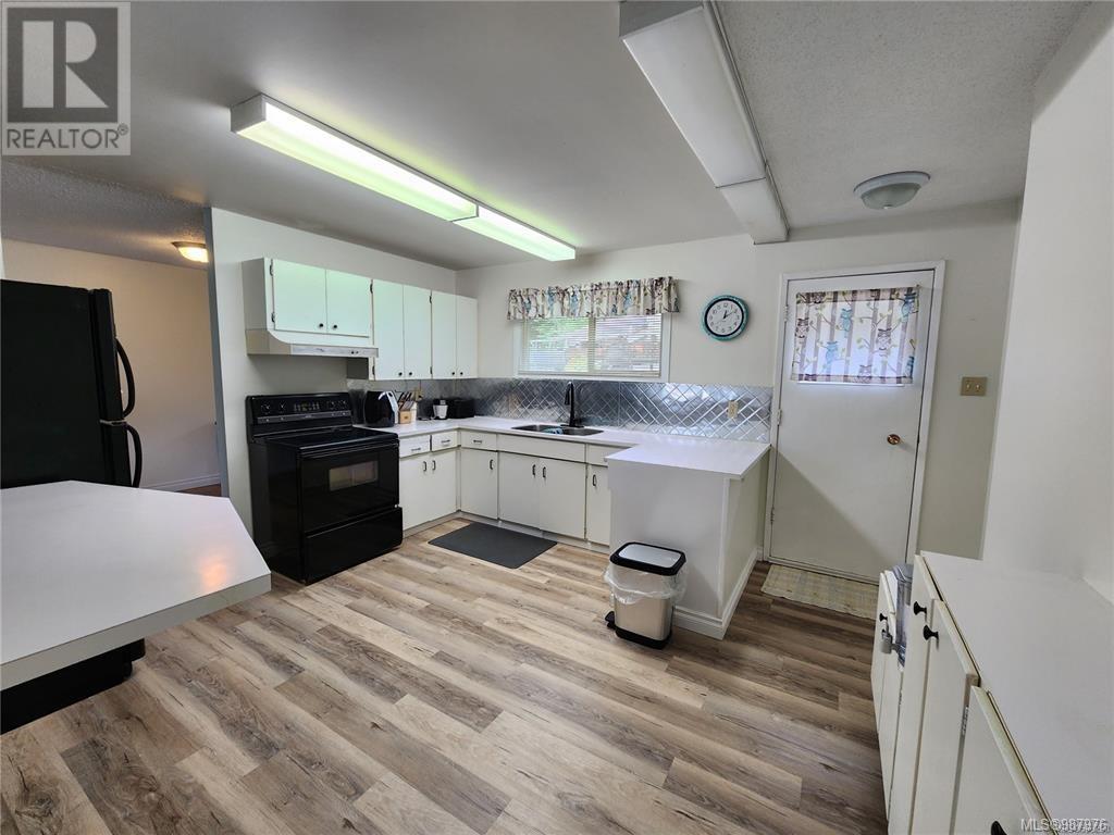 925 Haida Ave, Port Alice, British Columbia  V0N 2N0 - Photo 4 - 987976