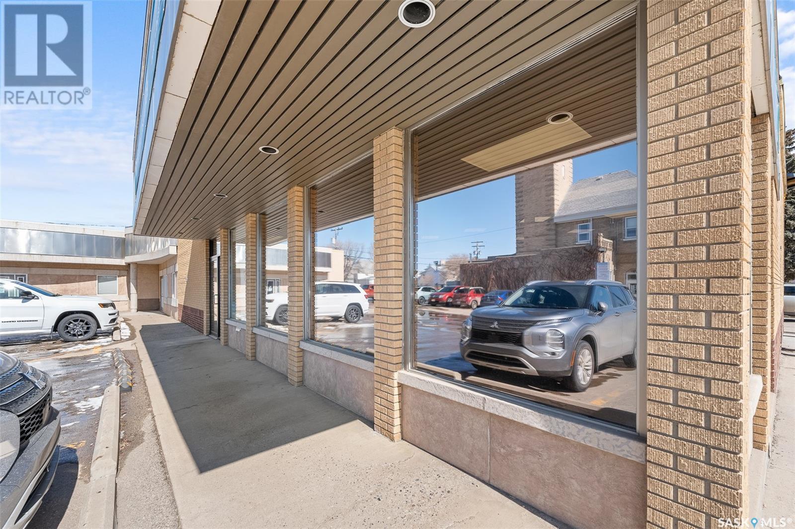 100 Fairford Street W, Moose Jaw, Saskatchewan  S6H 1V3 - Photo 3 - SK995949