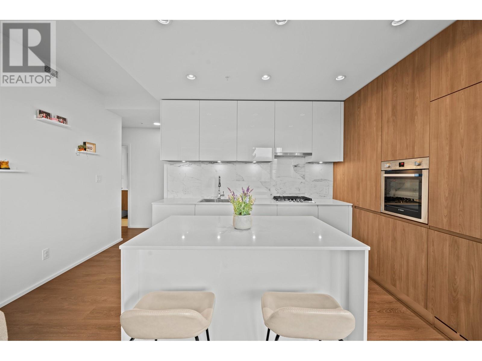 Listing Picture 10 of 40 : 4305 4650 BRENTWOOD BOULEVARD, Burnaby / 本拿比 - 魯藝地產 Yvonne Lu Group - MLS Medallion Club Member