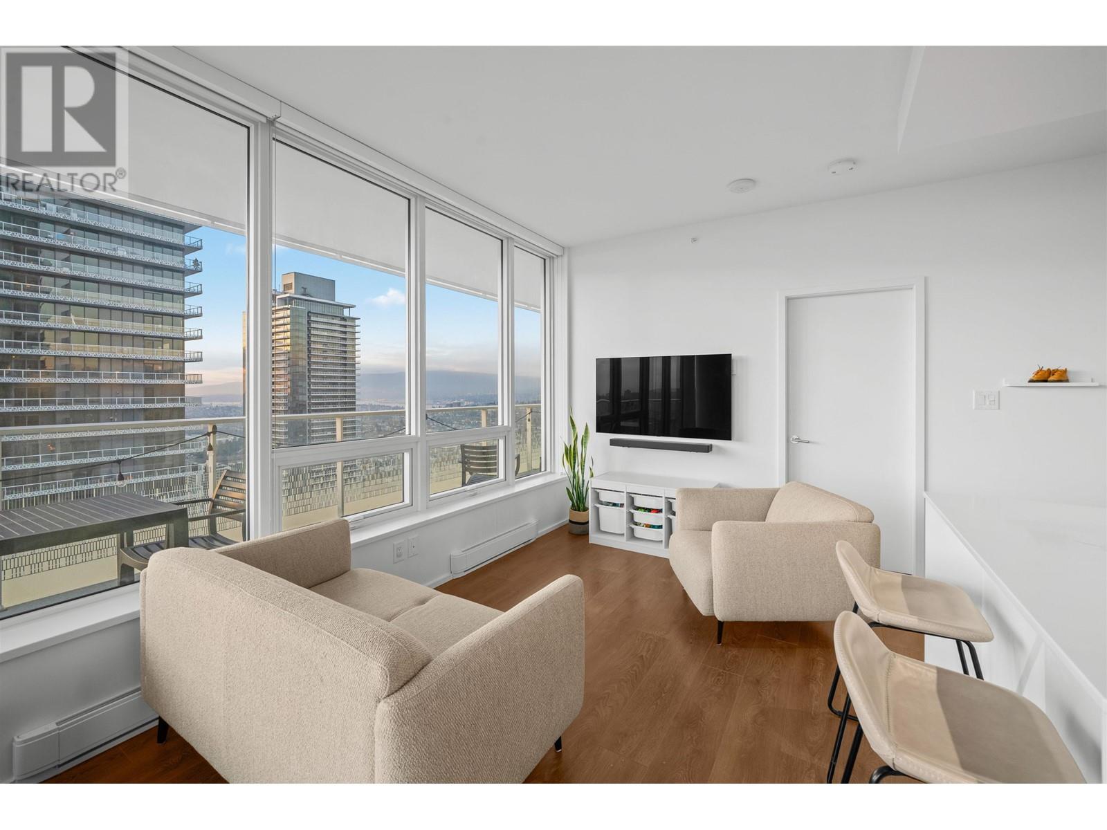 Listing Picture 4 of 40 : 4305 4650 BRENTWOOD BOULEVARD, Burnaby / 本拿比 - 魯藝地產 Yvonne Lu Group - MLS Medallion Club Member