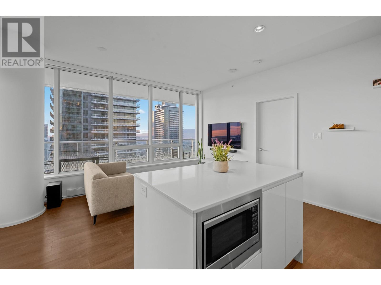 Listing Picture 7 of 40 : 4305 4650 BRENTWOOD BOULEVARD, Burnaby / 本拿比 - 魯藝地產 Yvonne Lu Group - MLS Medallion Club Member