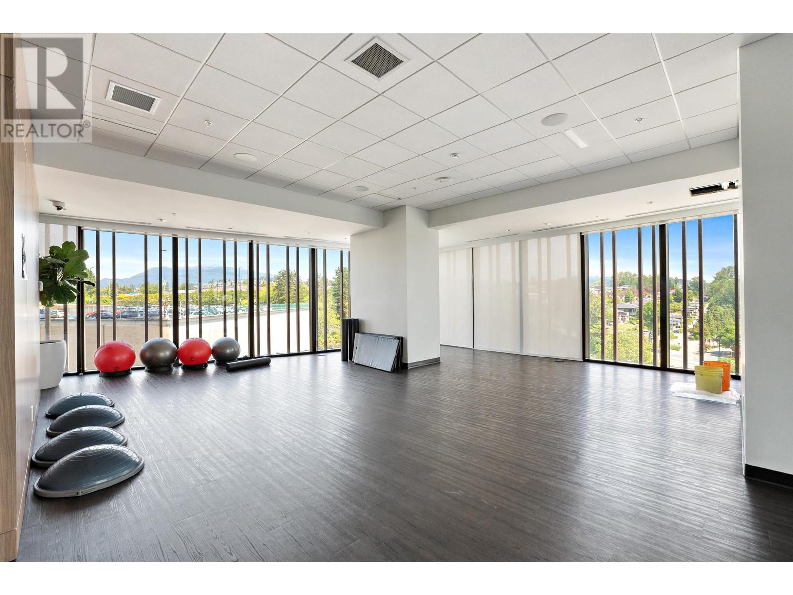 Listing Picture 32 of 40 : 4305 4650 BRENTWOOD BOULEVARD, Burnaby / 本拿比 - 魯藝地產 Yvonne Lu Group - MLS Medallion Club Member