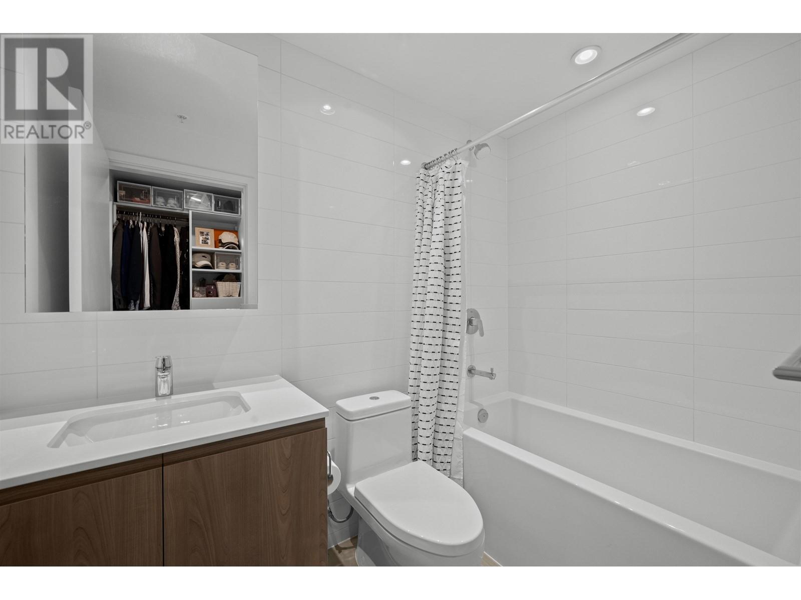 Listing Picture 15 of 40 : 4305 4650 BRENTWOOD BOULEVARD, Burnaby / 本拿比 - 魯藝地產 Yvonne Lu Group - MLS Medallion Club Member