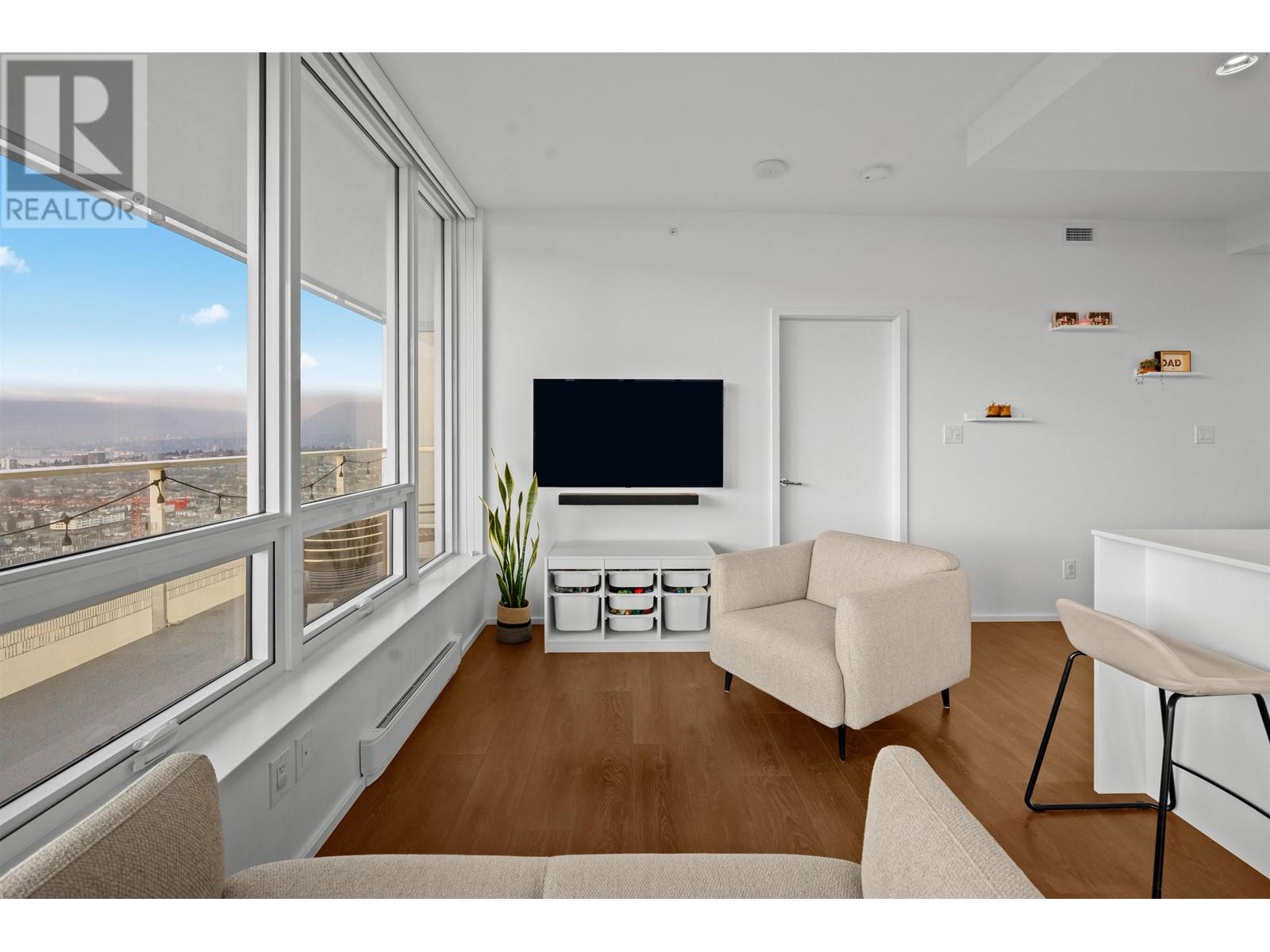 Listing Picture 5 of 40 : 4305 4650 BRENTWOOD BOULEVARD, Burnaby / 本拿比 - 魯藝地產 Yvonne Lu Group - MLS Medallion Club Member