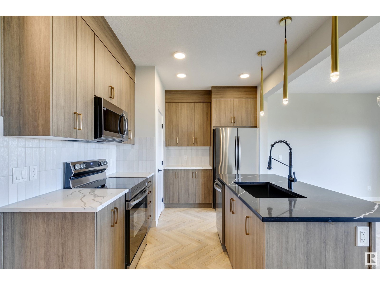 Property at 23 Chartres CL image 5
