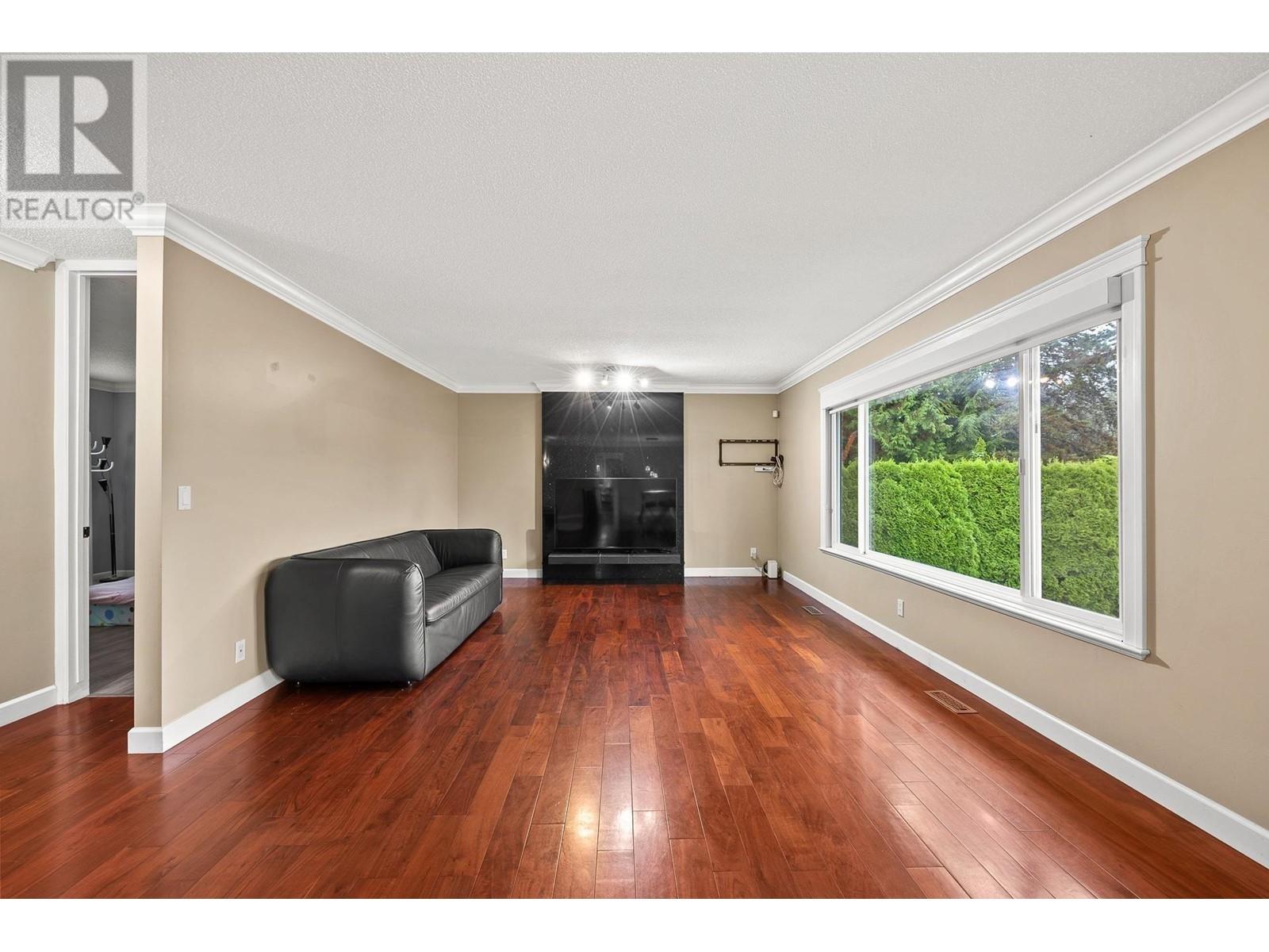 3222 Mariner Way, Coquitlam, British Columbia  V3C 4K7 - Photo 8 - R2963985