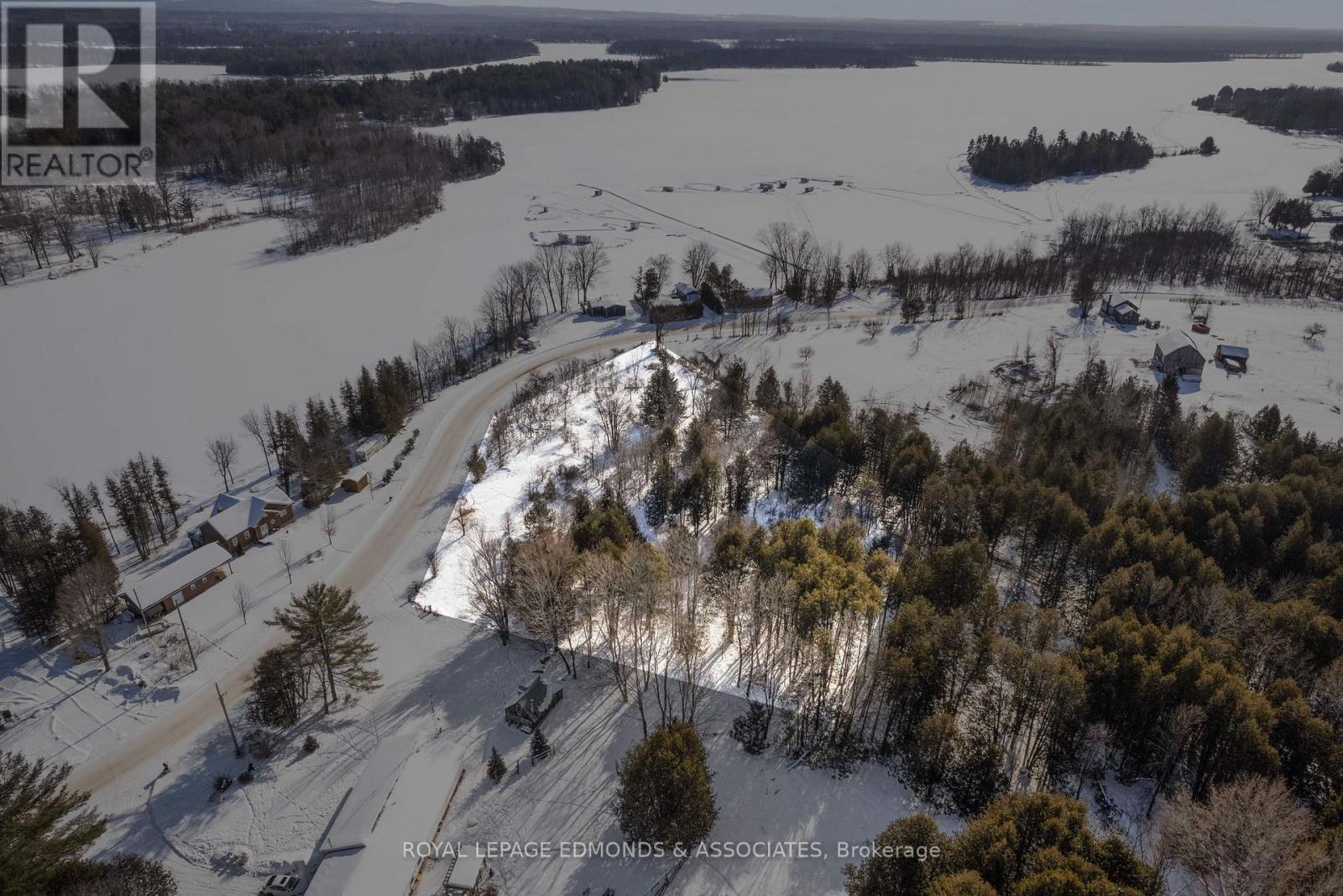 877 Lacroix Bay Road, Whitewater Region, Ontario  K0J 2L0 - Photo 2 - X11972595