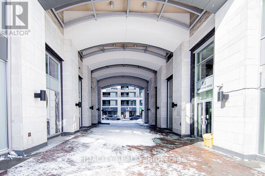 Property at 810 - 88 RICHMOND ROAD image 3