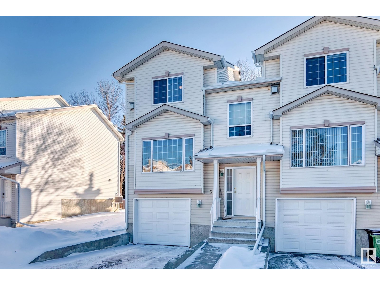 #3 9935 167 St Nw, Edmonton, Alberta  T5P 4Y6 - Photo 3 - E4421535