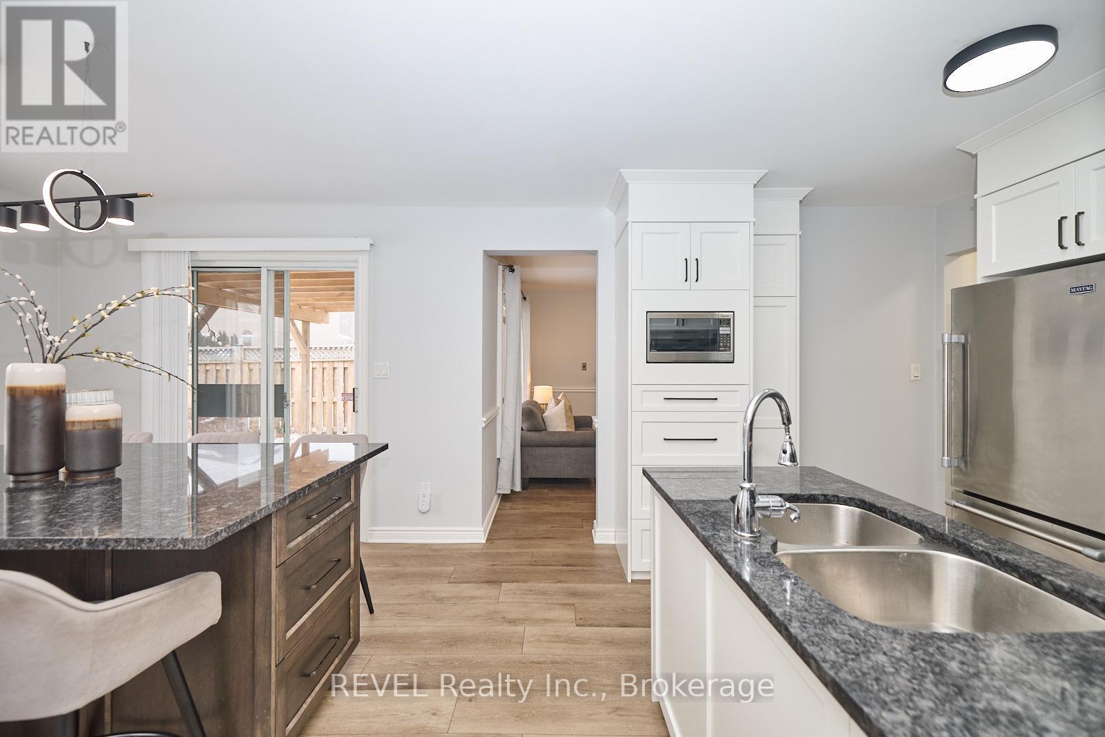 8007 Oakridge Drive, Niagara Falls, Ontario  L2H 2W1 - Photo 13 - X11972712
