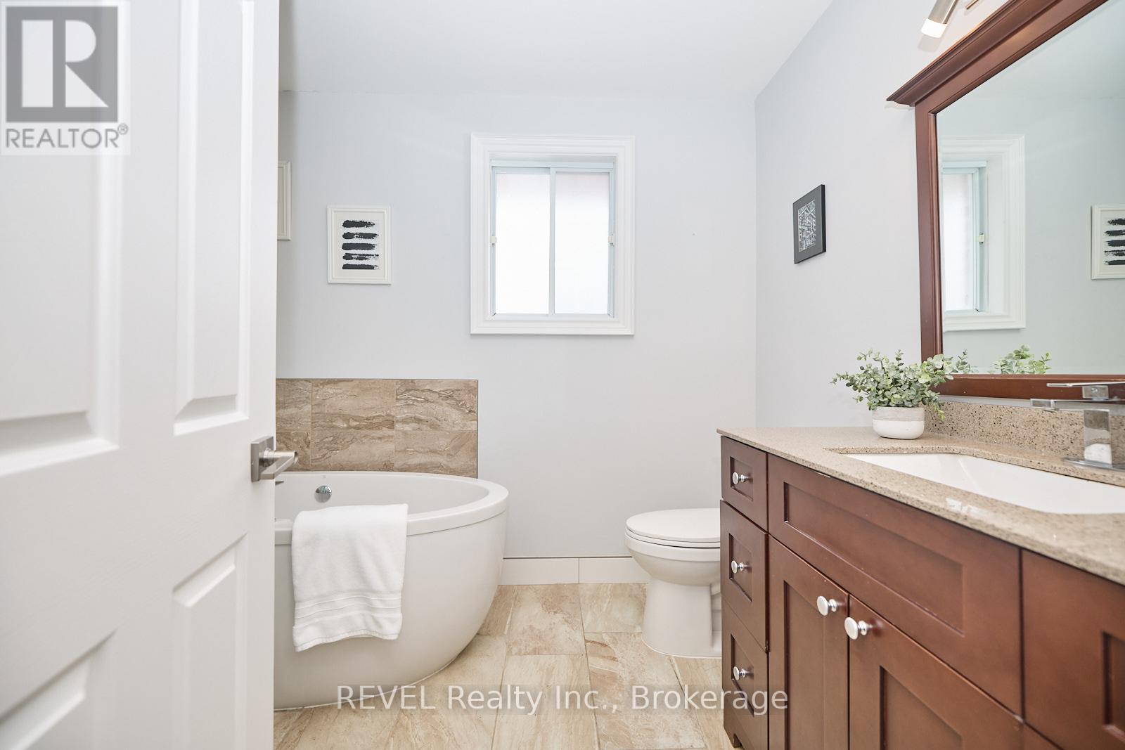 8007 Oakridge Drive, Niagara Falls, Ontario  L2H 2W1 - Photo 29 - X11972712
