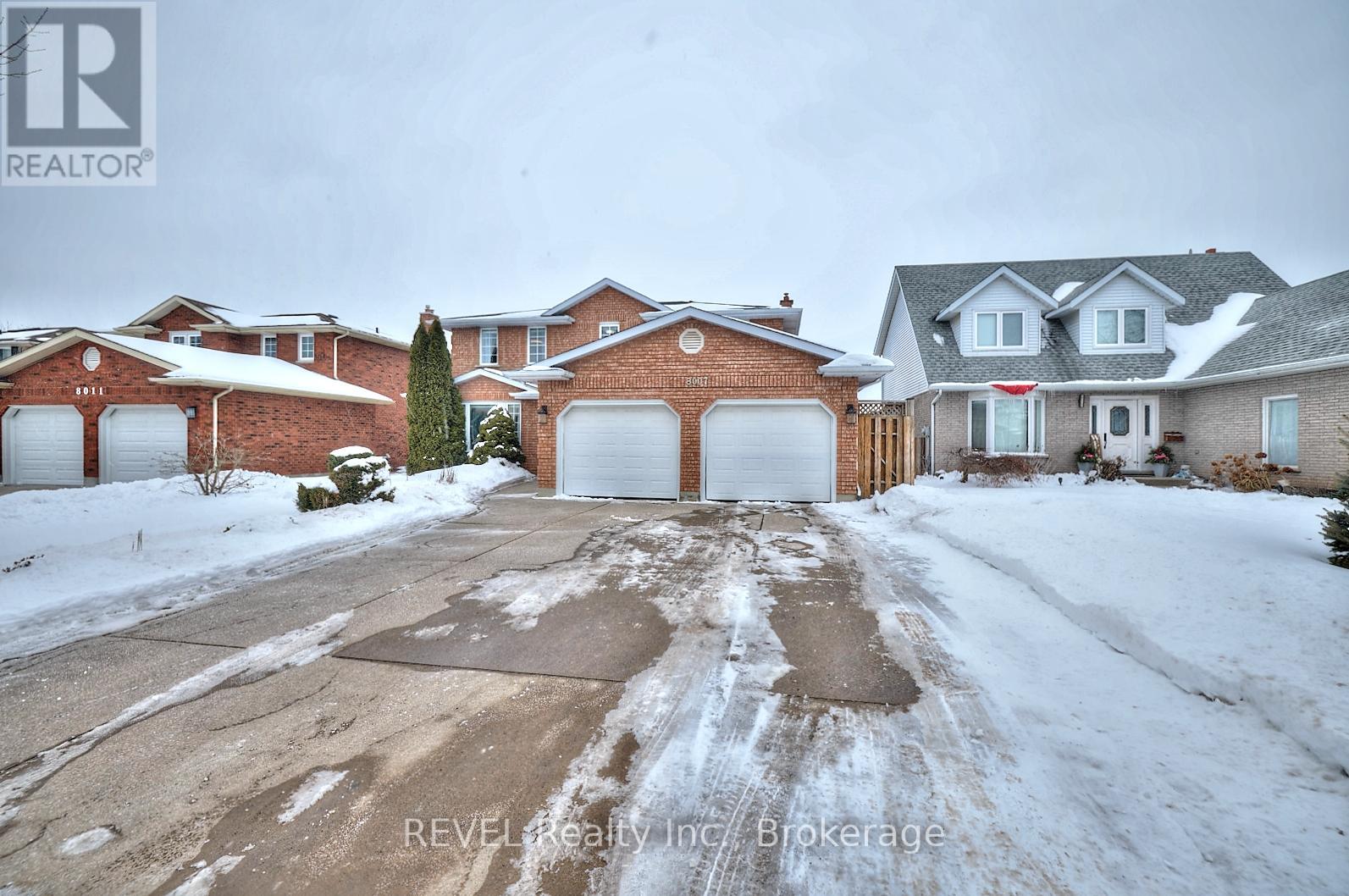 8007 Oakridge Drive, Niagara Falls, Ontario  L2H 2W1 - Photo 3 - X11972712