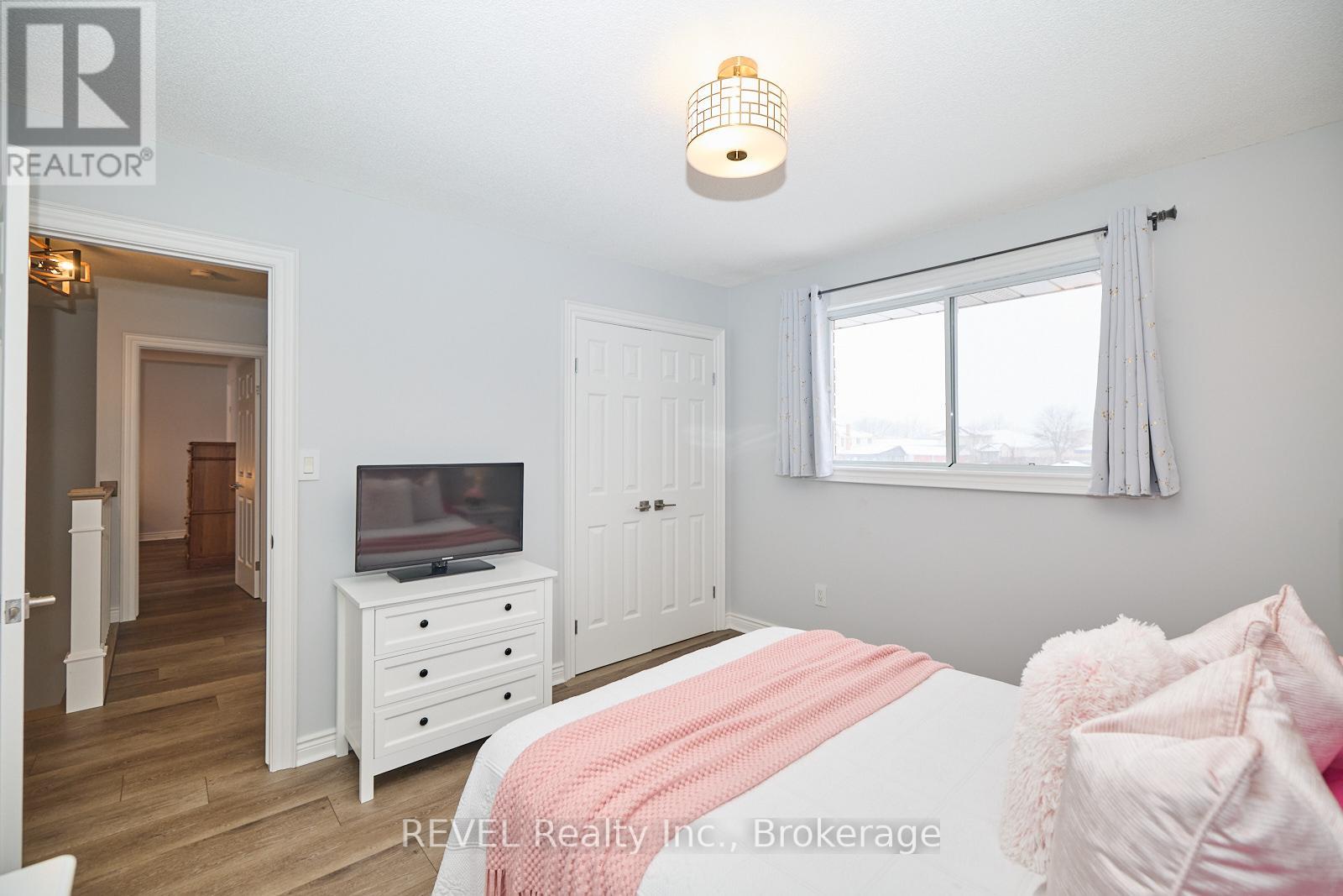 8007 Oakridge Drive, Niagara Falls, Ontario  L2H 2W1 - Photo 35 - X11972712