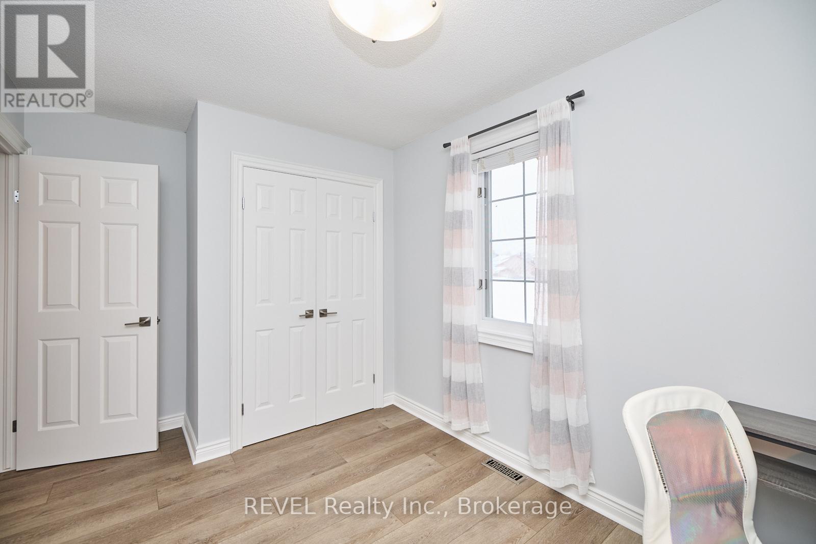 8007 Oakridge Drive, Niagara Falls, Ontario  L2H 2W1 - Photo 37 - X11972712
