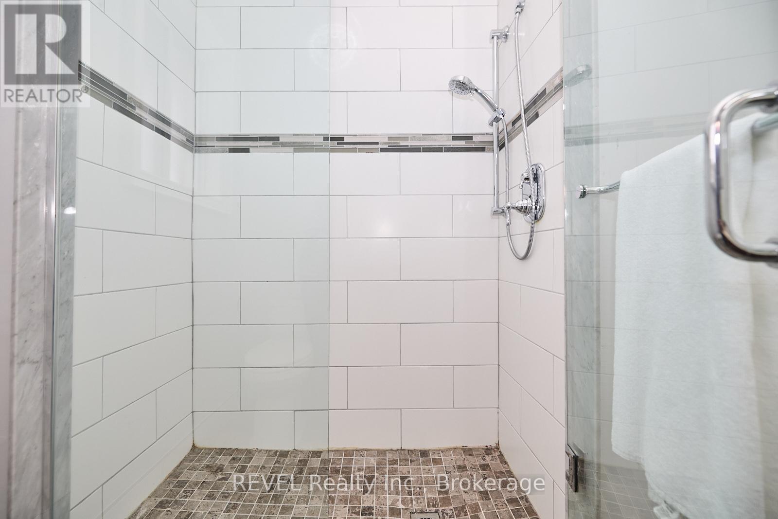 8007 Oakridge Drive, Niagara Falls, Ontario  L2H 2W1 - Photo 39 - X11972712