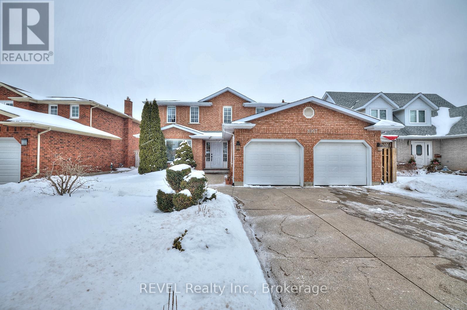 8007 Oakridge Drive, Niagara Falls, Ontario  L2H 2W1 - Photo 4 - X11972712