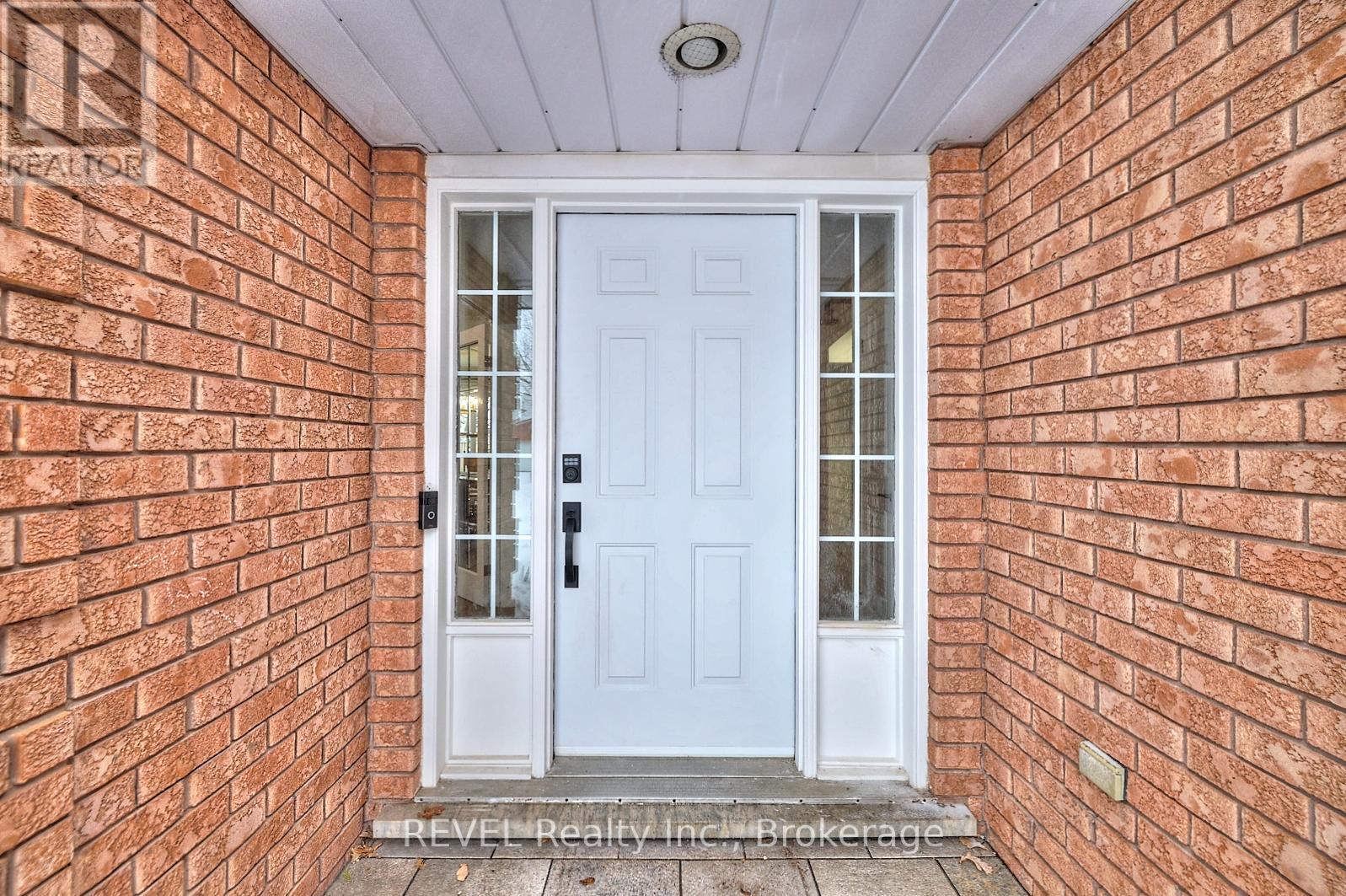 8007 Oakridge Drive, Niagara Falls, Ontario  L2H 2W1 - Photo 5 - X11972712