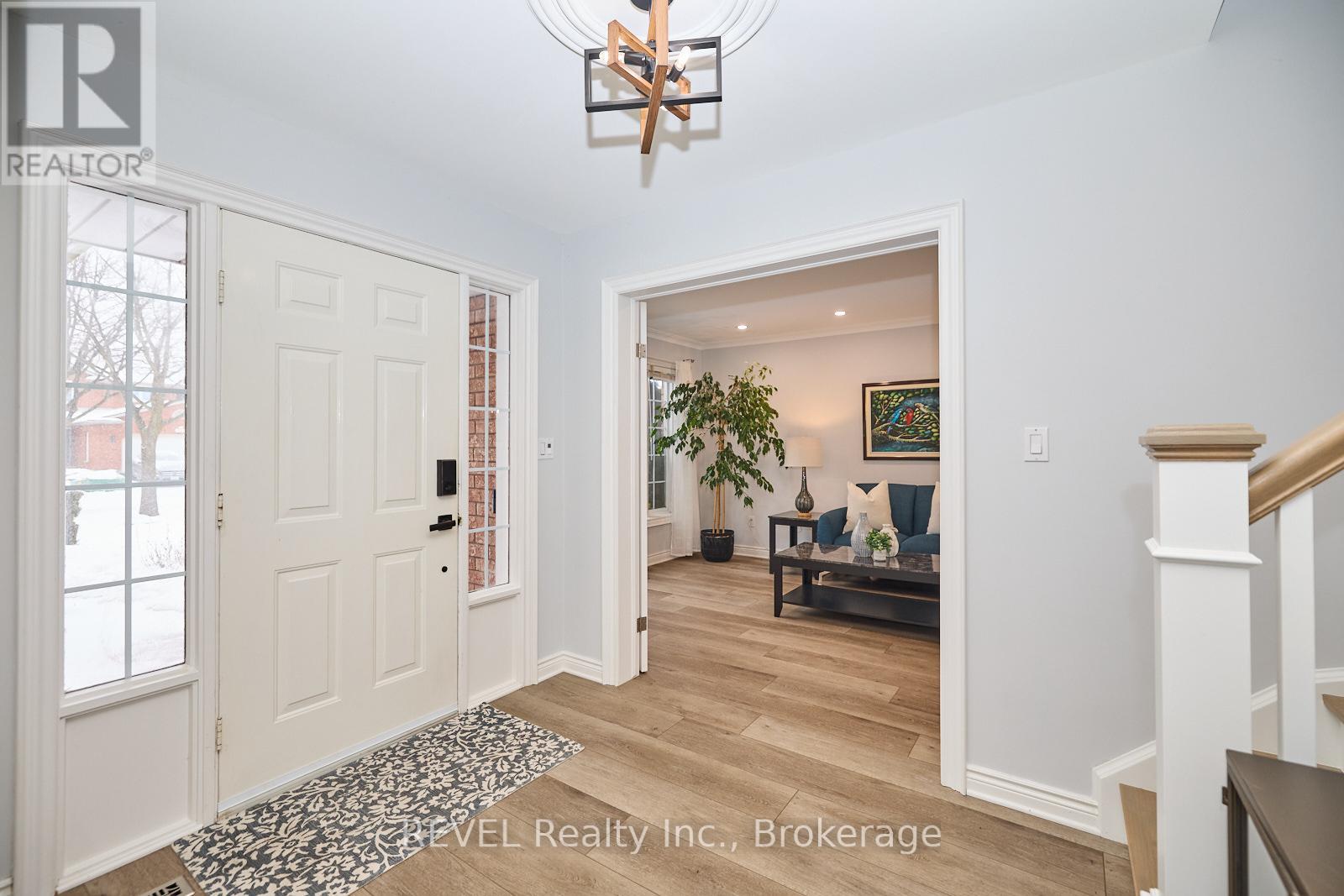 8007 Oakridge Drive, Niagara Falls, Ontario  L2H 2W1 - Photo 7 - X11972712
