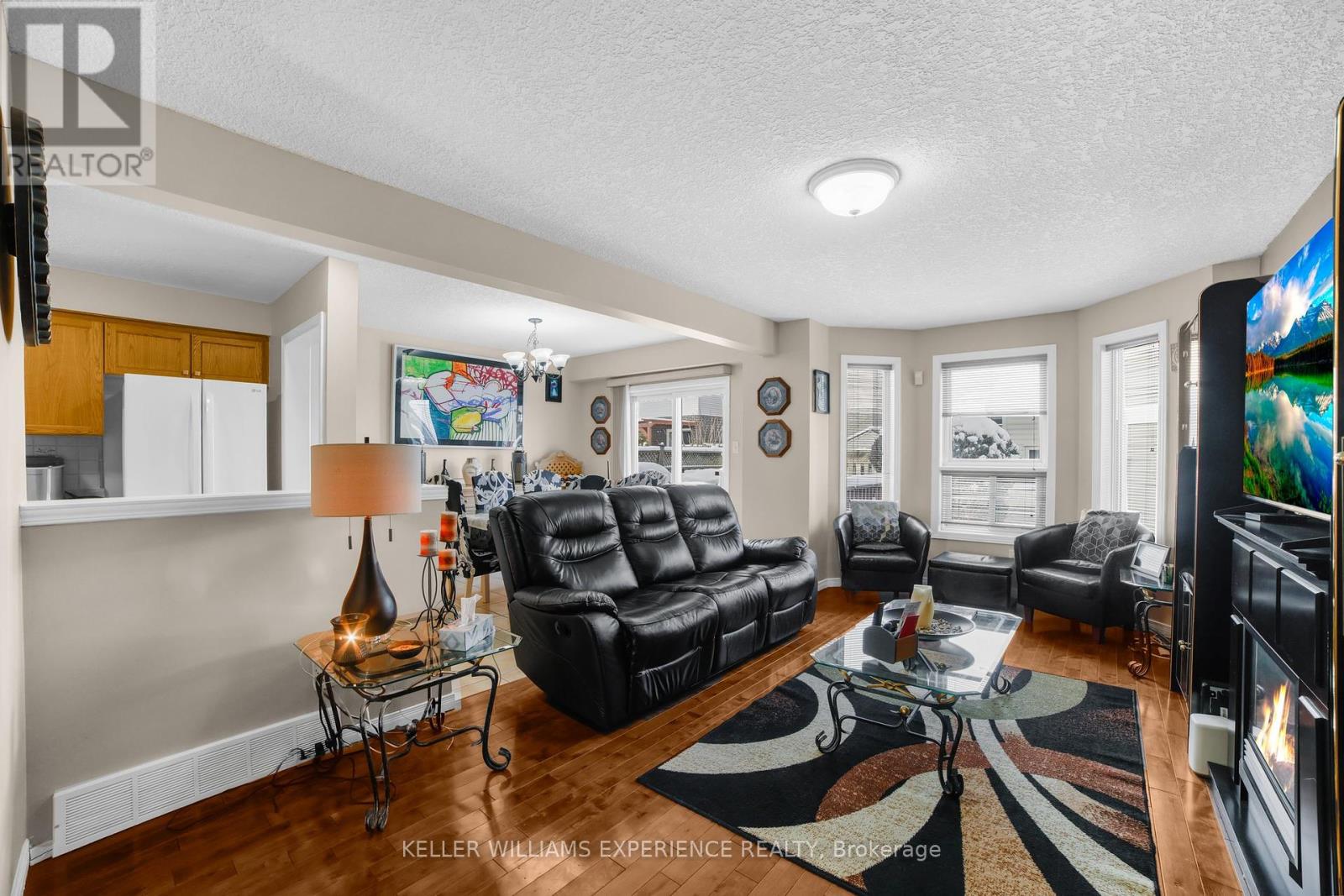Property at 113 GREEN GATE BOULEVARD image 4