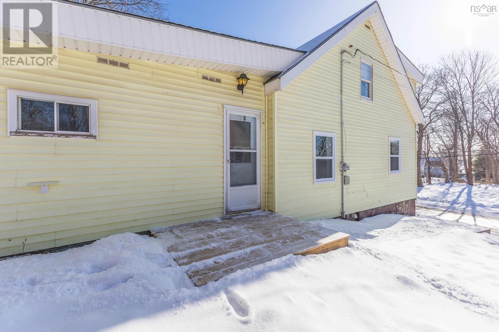 140 St. Andrews Street, Pictou, Nova Scotia  B0K 1H0 - Photo 3 - 202502918