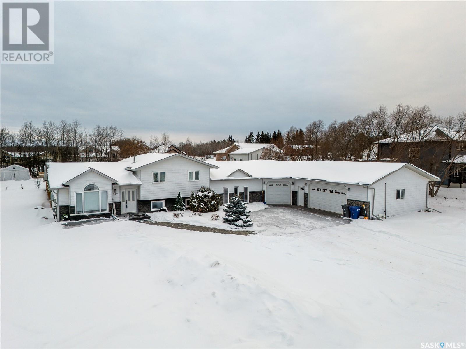 209 1st Street W, Pierceland, Saskatchewan  S0M 2K0 - Photo 1 - SK993826