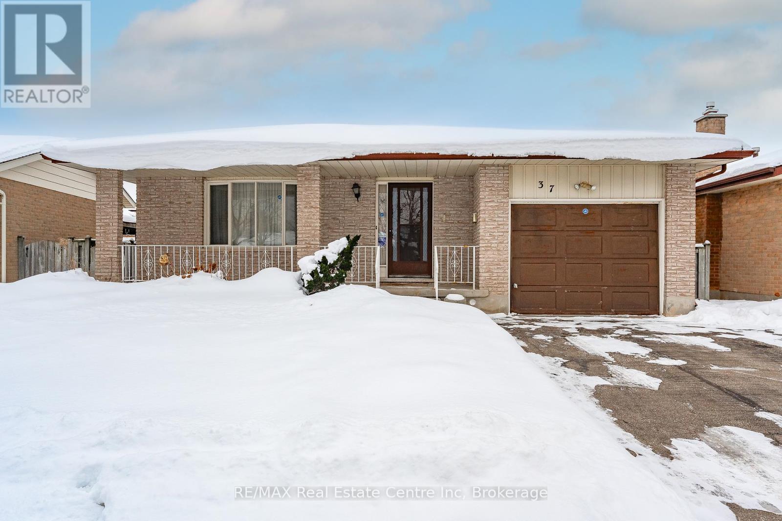 37 Tuerr Drive, Kitchener, Ontario  N2E 2L9 - Photo 1 - X11972791