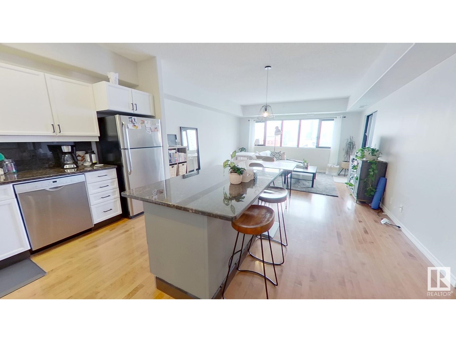 Property at #705 10319 111 ST NW image 3