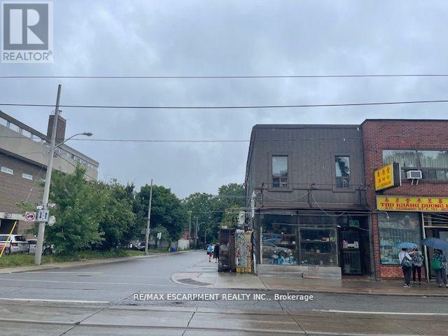Property at 673 GERRARD STREET E image 3